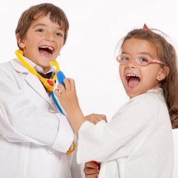 Cuando los niños juegan a tocarse con otros niños ¿qué hacer?