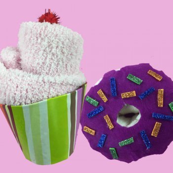 Cómo hacer cupcakes y donuts con calcetines