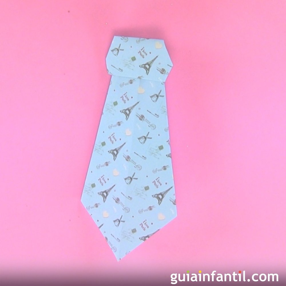 Cómo hacer, a paso, una corbata de origami
