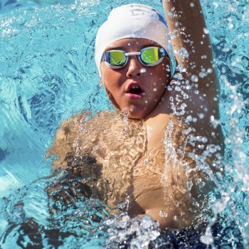 Cómo influye el deporte en la salud de la espalda de los niños