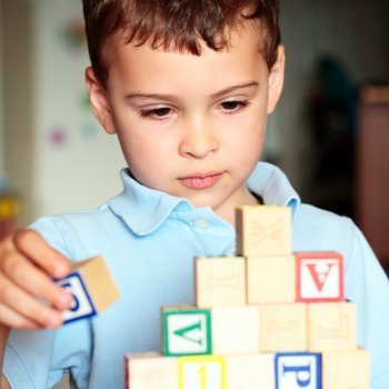 Cómo empezar a aplicar el método Montessori en casa con tus hijos