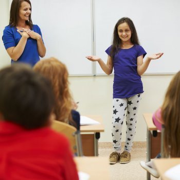 Consejos para que los niños pierdan el miedo a hablar en público