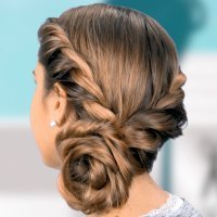 Recogido de Frozen para las niñas. Peinados infantiles