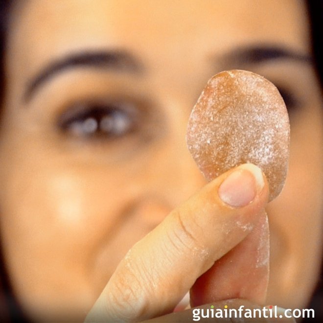 Cómo hacer caramelos caseros para la tos de los niños