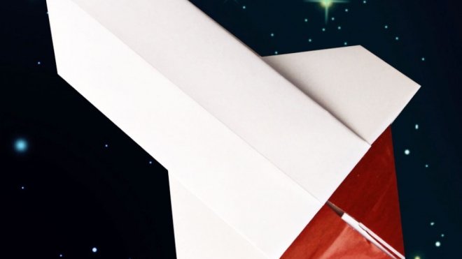 Cómo hacer un cohete de origami con papel