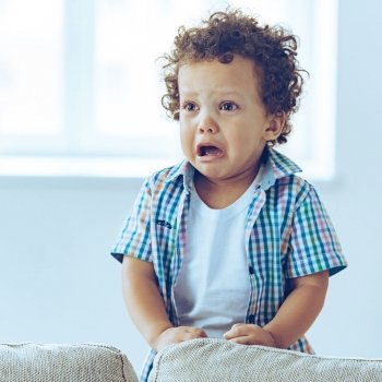 Nunca digas estas frases a tu hijo cuando llore