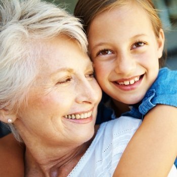 Por que son tan importantes las abuelas maternas para los niños