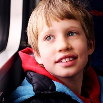 ¿Cómo saber si mi hijo tiene Autismo? 12 señales a poner atención