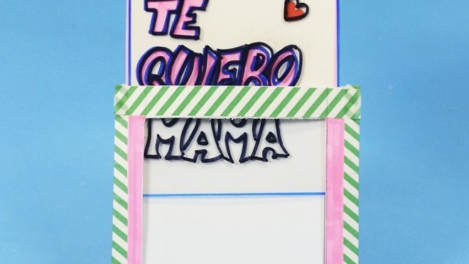 Tarjeta mágica que cambia de color para el Día de la Madre