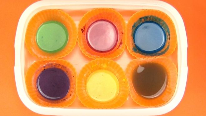 Cómo hacer pintura casera para colorear con los niños