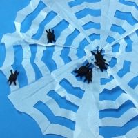 Telaraña para decorar la casa en Halloween. Manualidades infantiles para Halloween