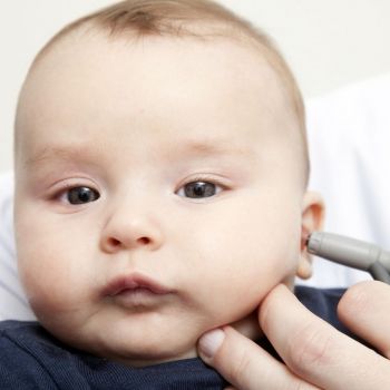 Síntomas de sordera en bebés y niños