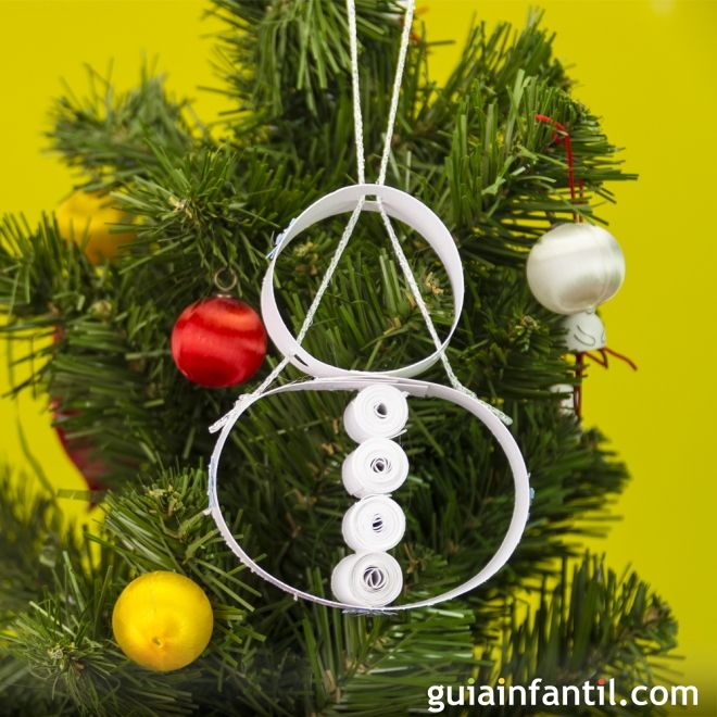 Muñeco de nieve para adornar el árbol de Navidad. Manualidades infantiles