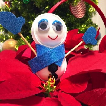 Muñeco de nieve para decorar. Manualidades navideñas para niños