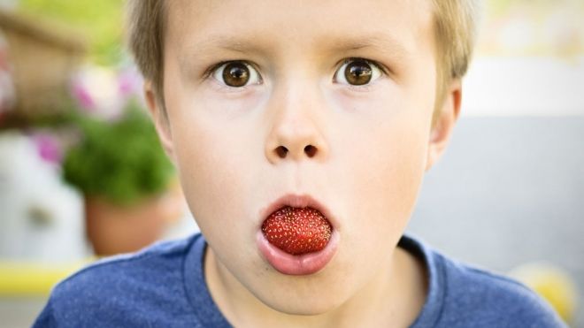 Maniobra de Heimlich ante el atragantamiento de un niño