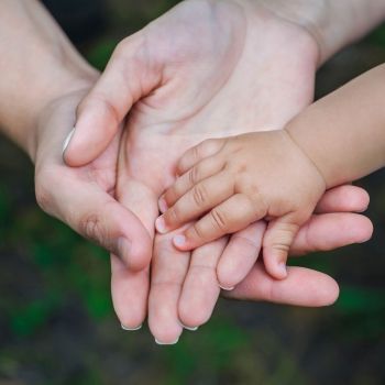 La importancia del vínculo y el apego para los niños. Entrevista con Javier Urra
