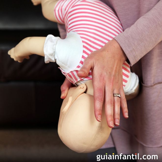 Qué hacer ante el atragantamiento de un bebé