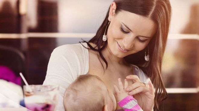 Cómo debe ser la alimentación de la madre lactante