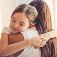La importancia de los abrazos para los niños