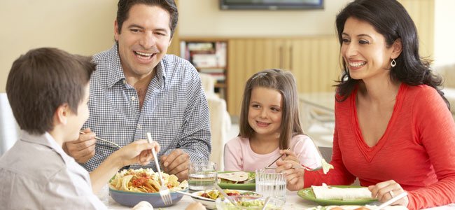 Cómo disfrutar de una comida en familia