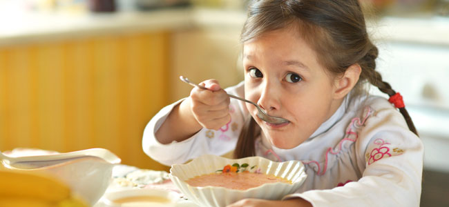 Alimentos para ayudar a los niños a combatir el frío