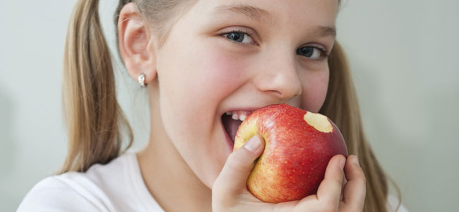 Por qué hay que pelar la piel de fruta y verdura Por qué hay que pelar la piel de fruta y verdura