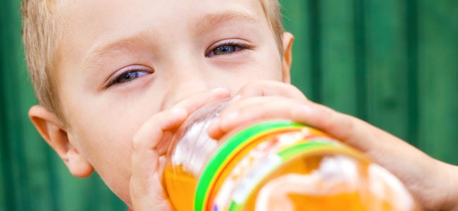 Los refrescos con gas en la alimentación infantil