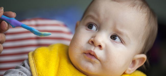 Niño no quiere comer verduras Niño no quiere comer verduras