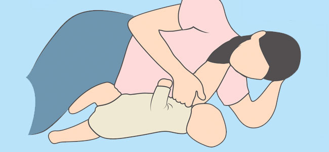 Postura tumbada para amamantar al bebé