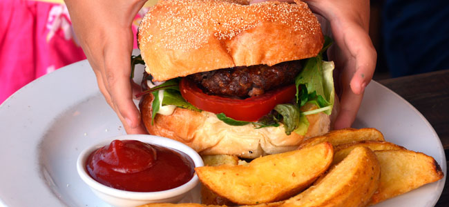 Cómo poner las porciones de comida de los niños bajo control