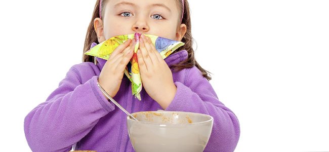 Los niños deben acabar de comer cuando sacie su apetito Los niños deben acabar de comer cuando sacie su apetito