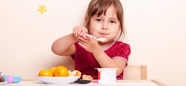 Combinación saludable: yogur con frutas Combinación saludable: yogur con frutas