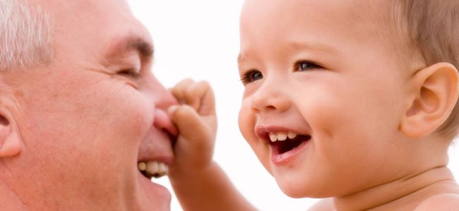 La paciencia de los abuelos Abuelo con nieto