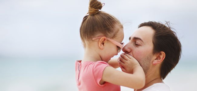 Las mentiras de los padres a sus hijos Padre con hija