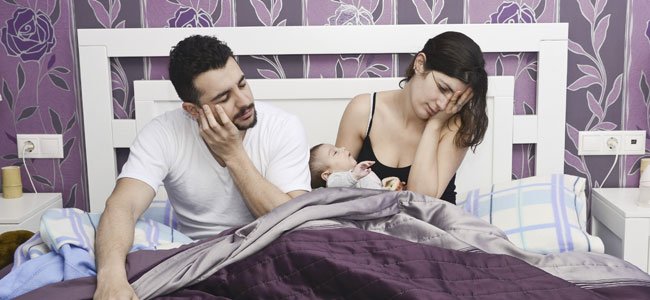 Los cambios en la pareja tras el parto Padres desesperados con bebé