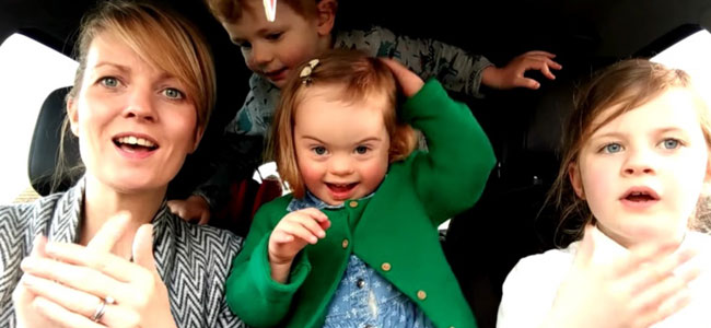 50 niños con Síndrome de Down graban el karaoke de coche más hermosos Karaoke niños Síndrome de Down