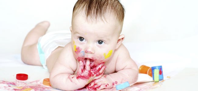 Cuidado con la pintura de dedos que utiliza tu hijo