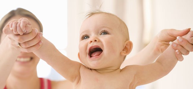 Las emociones en el aprendizaje de los niños Bebé sonriente