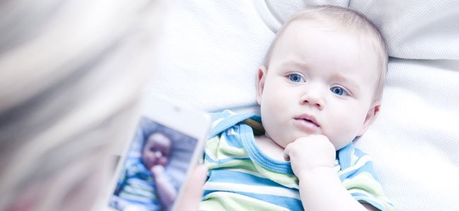 Bebé es fotografiado