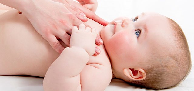 Los beneficios del tacto para el bebé Bebé