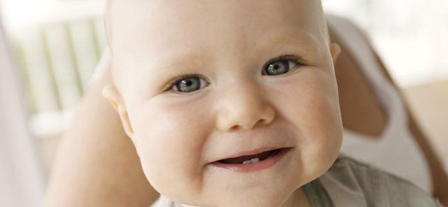 Bebé sonriente