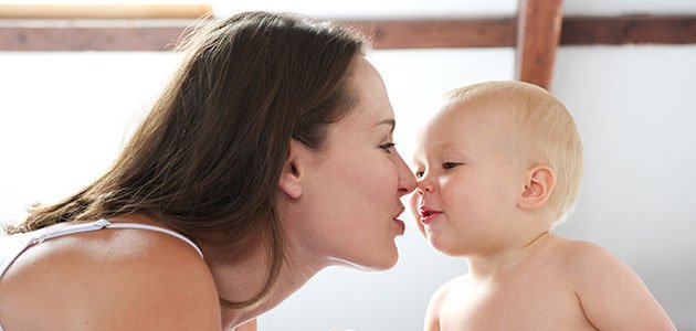 Cómo cambiar el nombre de un bebé Madre con bebé