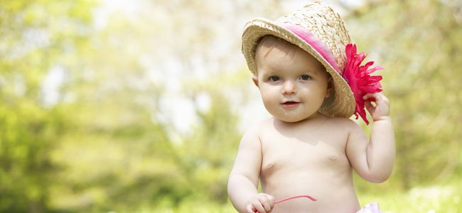 Nombres históricos para niñas NIña con sombrero