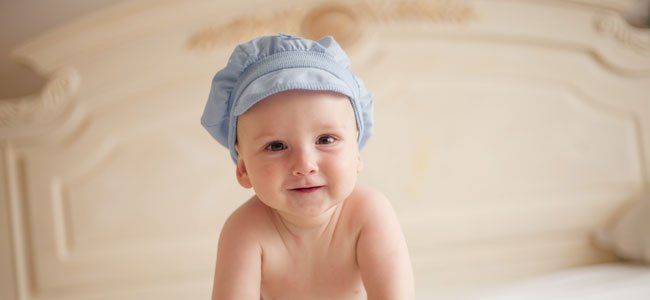 El nombre de Justo Bebé gatea