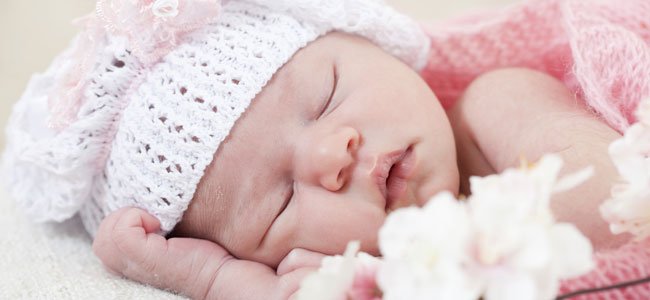 El nombre de Vega bebé de rosa