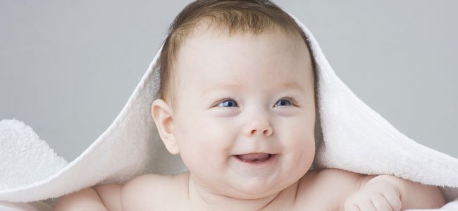 El nombre de Pascual Bebé con mantita