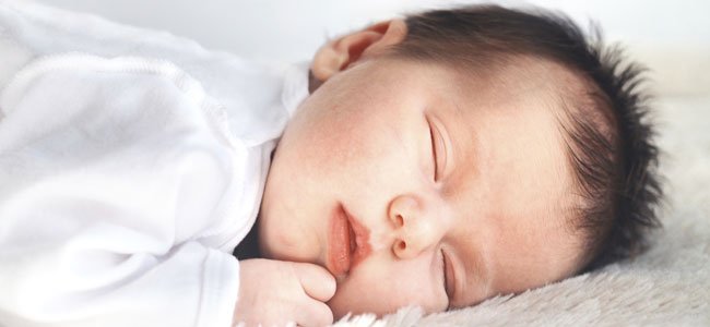 Nombres populares en Panamá para niños Bebé duerme