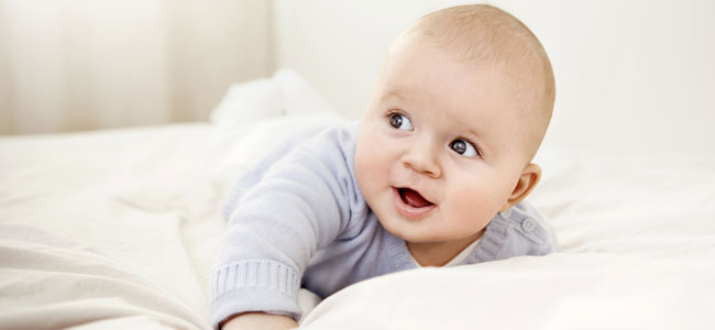 20 nombres de niños que son iguales en idiomas diferentes Nombres para niños que suenan igual en distintos idiomas