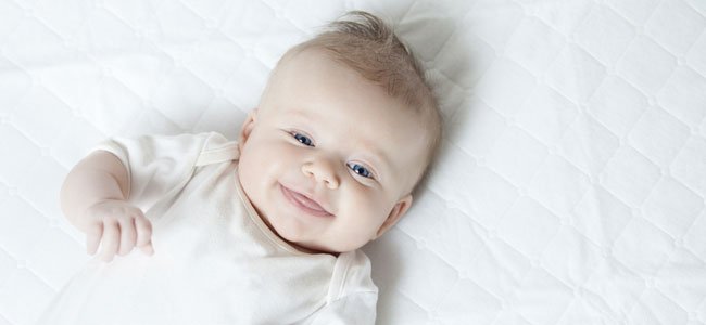 San Cristobal de Licia Bebé sonríe