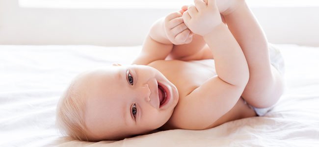 El nombre de Judas Bebé tumbado rie